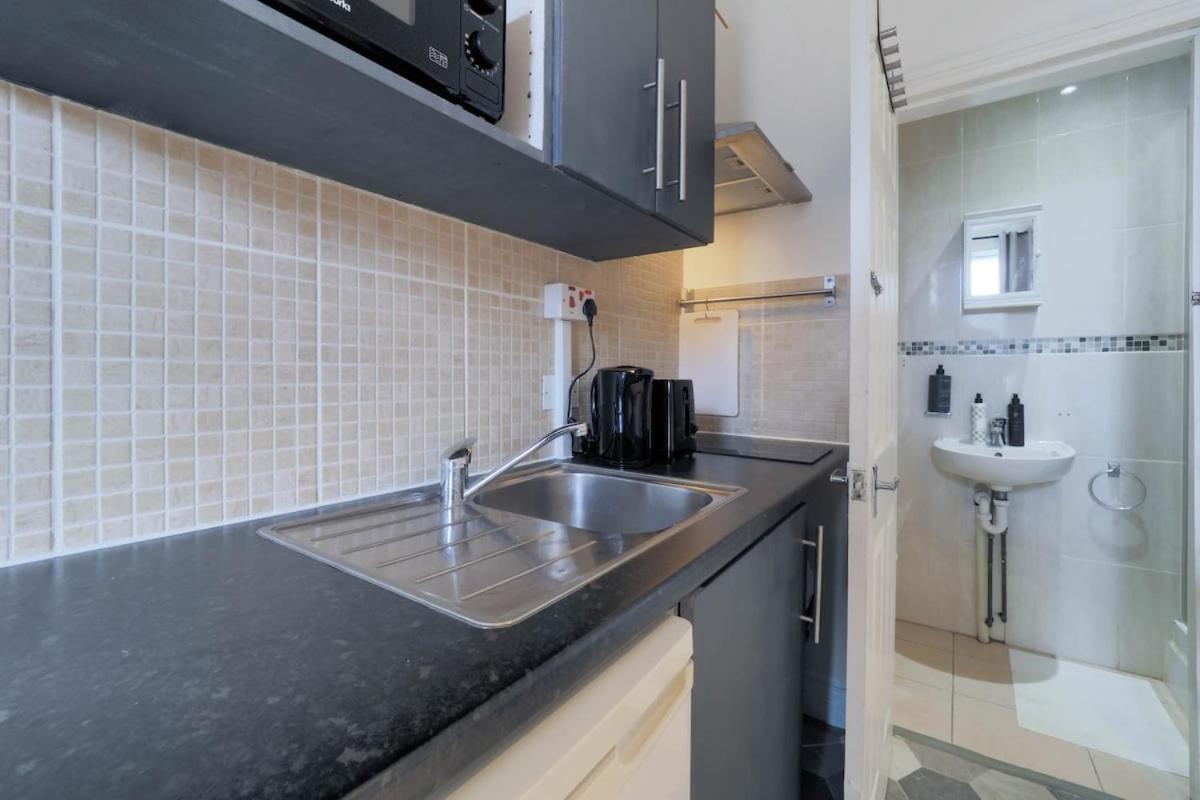 S4 Cozy Full Modern In Kilburn With Kitchen Londra